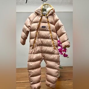 Patagonia Hi-Loft Down infant/Toddler Bunting. Light pink/yellow. 18-24 Months